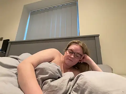 honeyyy24 live cam preview