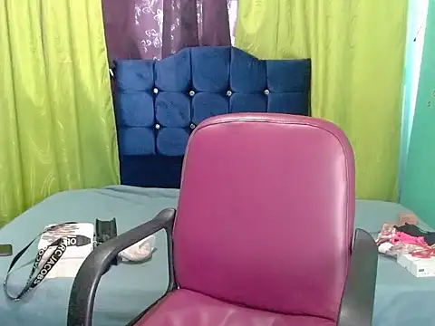 Karlotadiva1 live cam preview