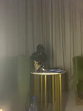 Kiara_Knightz live cam preview