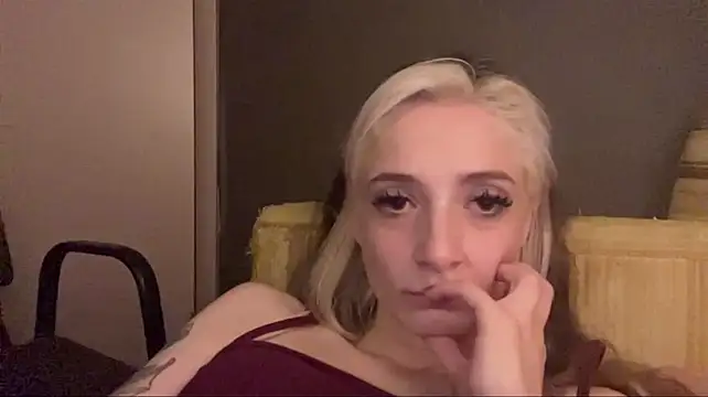 PriscillaOstlie live cam preview