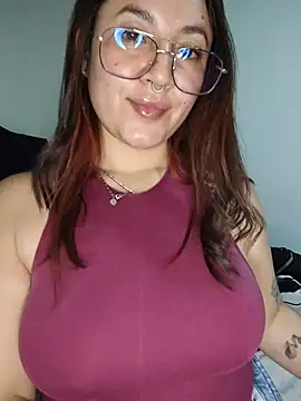 samm_curvy