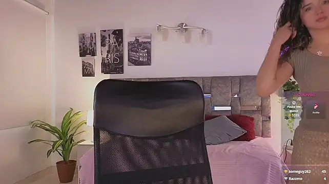 emilyrouxe live cam on StripChat