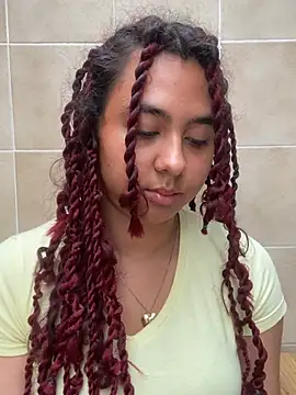 Emilia_Pink
