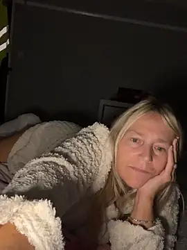 Blondnboujee53