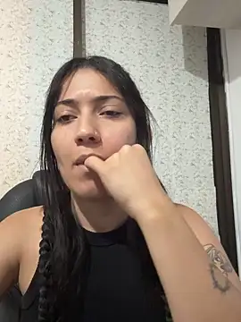 MEISKYNE_ live cam preview