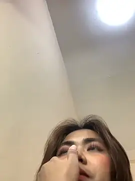 YaraSmith webcam