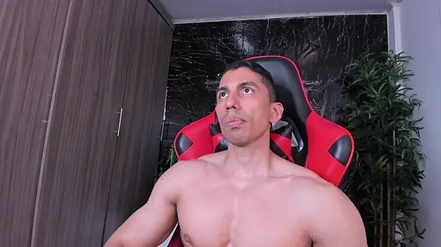 Erik_castle