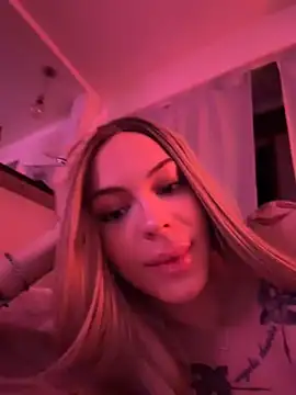 DollyRuby live cam preview
