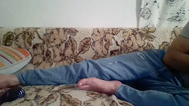 yvesstorm1 live cam preview