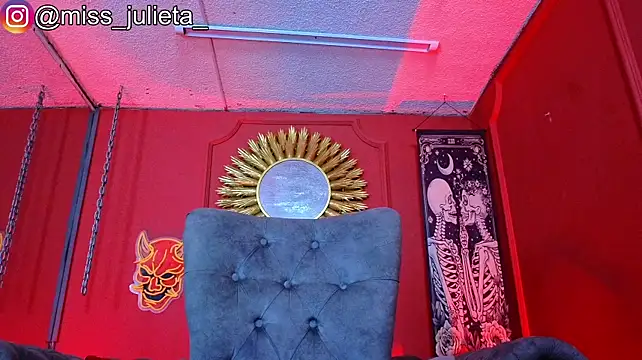 Julieta_Russell live cam preview