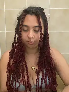 Emilia_Pink