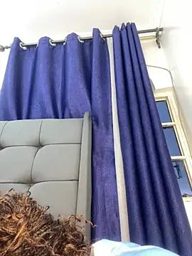 Black_prettty live cam preview
