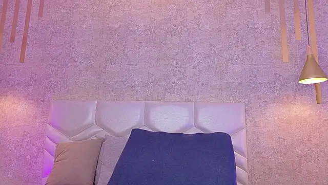 AriiNovoa live cam on StripChat