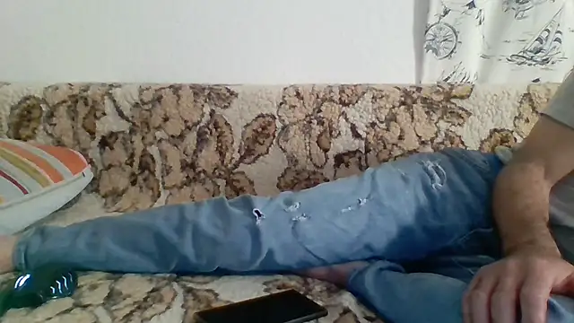 yvesstorm1 live cam on StripChat