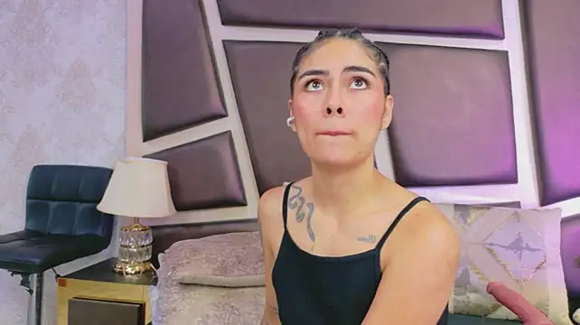 NicoleEsposito live cam preview