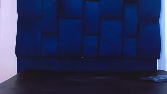 GoldenBoy_23 live cam preview