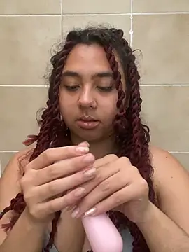 Emilia_Pink