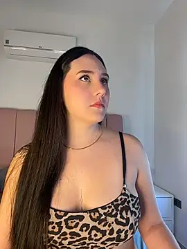 _ISABELLA_HOT_