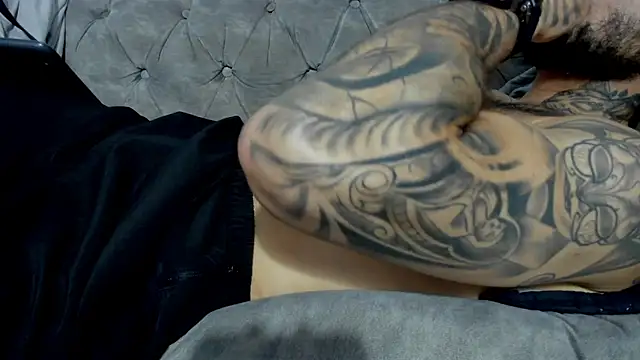 Adam_Maxwel live cam preview