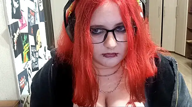 CutieRoar live cam preview