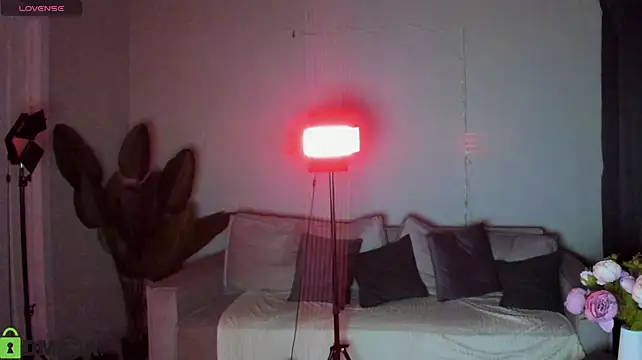 LaslyAngel live cam preview