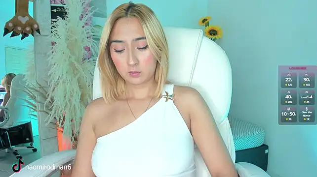 Naomii_Rodman_ live cam on StripChat