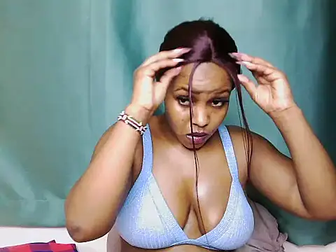 Queen_pretty3 live cam preview