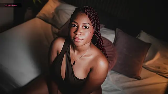 Amara_black44 live cam preview