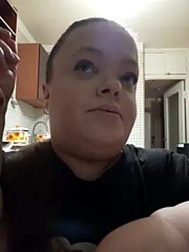 janiffer_mimi (F milf) - Make me wetter.