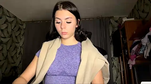 LilyMinimum live cam preview