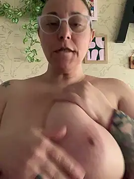 LupitaHaze live cam on StripChat