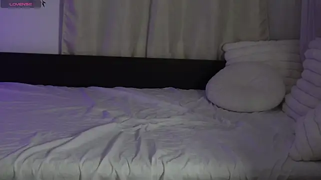 SiennaNoir4 live cam on StripChat