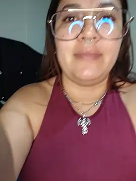 samm_curvy