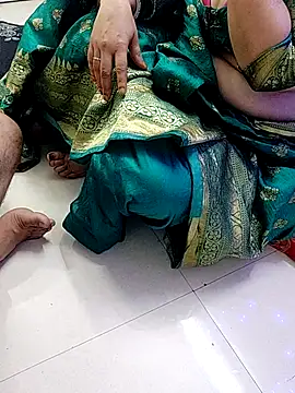 onelifebabby (Ask my age) - Boobs open