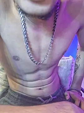 your_daddy_5 (Ask my age) - Show my abs