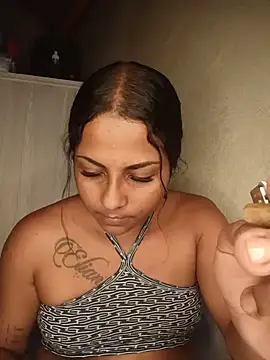 Giselabrunette25 live cam preview