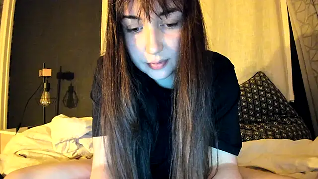 Lynylou live cam preview