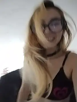 bella-adams live cam preview