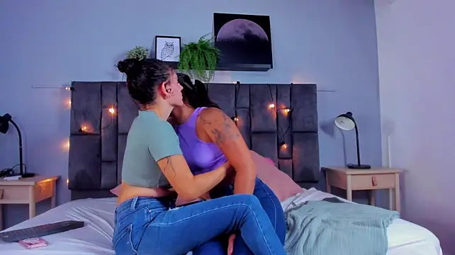 Chloe_and_Scarlett