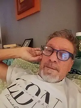 Deddyitalia3p live cam preview