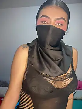 zharaaa18 (F young) - close-up of a camel toe