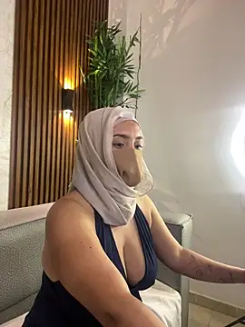 zaynasecret (F young) - drop saliva on boobs