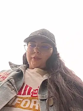 Julieth85_ live cam preview