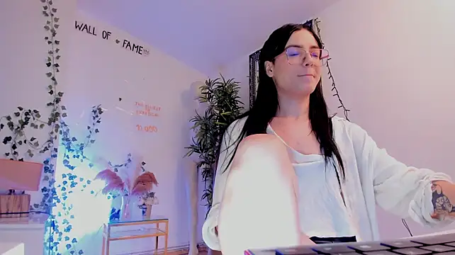 mira0_0 live cam preview