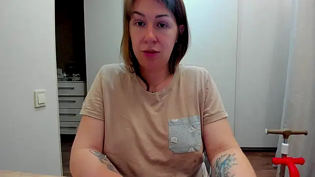 PregnantEva