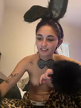 SophieSkyeX webcam