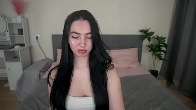 WildKittenX_ live cam on StripChat