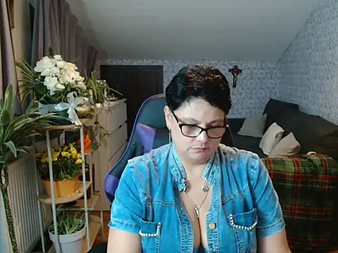 Newgirl4you live cam on StripChat