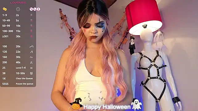 conniecuteE live cam on StripChat