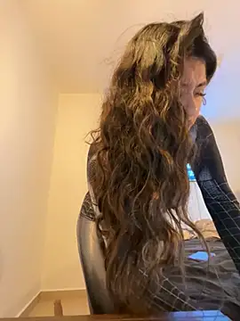 Monica17 Live Webcam on Stripchat